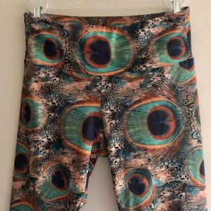 ONZIE Leggings with Peacock feather pattern